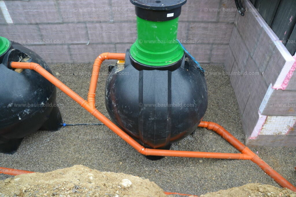 bib-lg03-abwasserkanal-0078 | Nach LV-Leistungsgruppen sortierte Detailfotos über den Bau eines Hauses. Alle Hausbau-Bilder direkt vom Urheber und Autor der Website Haus-Selber-Bauen.com