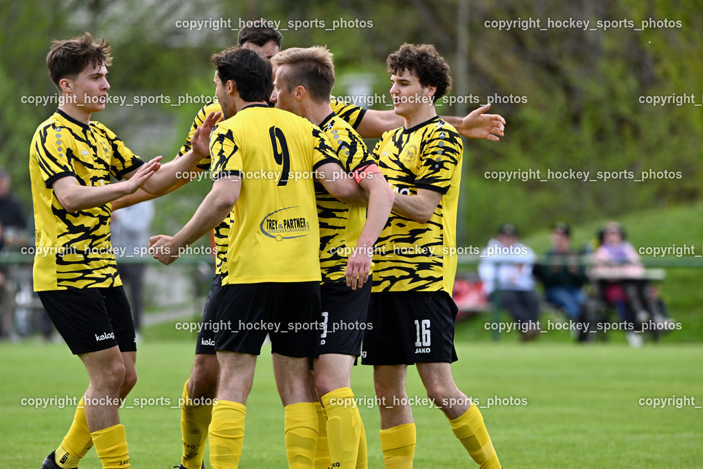 FC Faakersee vs. FC Dölsach | Jubel FC Faackersee Mannschaft, #9 Thomas Unterguggenberger FC Faakersee, #23 Roman Adunka FC Faakersee, #16 Tobias Felix Waldner FC Faakersee, FC Faakersee vs. FC Dölsach, FC Faakersee vs. FC Dölsach am 20.04.2025 in Finkenstein (Sportplatz Finkenstein), Austria, (Photo by Bernd Stefan)