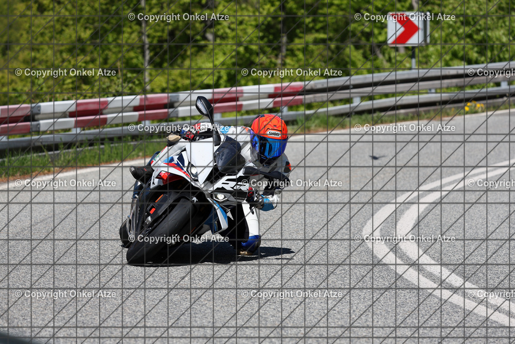 IMG_9739 | Fotograf am Kyffhäuser. Onkel Atze. Kyffhäuser Rennstrecke. Café36. Motorsportfotografie. - Realisiert mit Pictrs.com