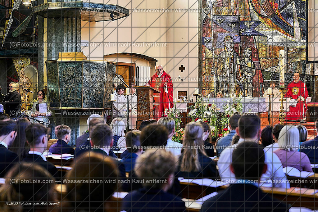 ALP2288_Pfarrfirmung Wieselburg_Firmspender_Gruber Eduard | (C)FotoLois.com, Alois Spandl, Pfarrfirmung in Wieselburg mit Firmspender Eduard Gruber (ehemaliger Generalvikar der Diözese St. Pölten), Sa 3. Juni 2023.