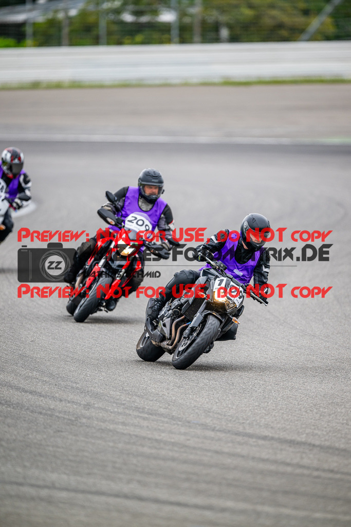 MaZZes_FotoMatrix_240702_6007705_2-60 | INST