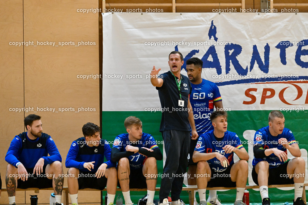 SC Ferlach vs. HC Linz AG 11.10.2023 | #6 KROBATH Leander SC Ferlach, #13 Rakipov Smakaj Ali SC Ferlach, 77 BOBAS Rudi SC Ferlach, Assitentcoach SC Ferlach Pomorisac Dean, #50 GONZALEZ-MARTINEZ Adonis SC Ferlach, #35 JURANIC Jura Egon SC Ferlach, #8 KNAPP Simon SC Ferlach, SC Ferlach vs. HC Linz AG 11.10.2023, SC Ferlach vs. HC Linz AG am 11.10.2023 in Ferlach (Ballspielhalle Ferlach), Austria, (Photo by Bernd Stefan)
