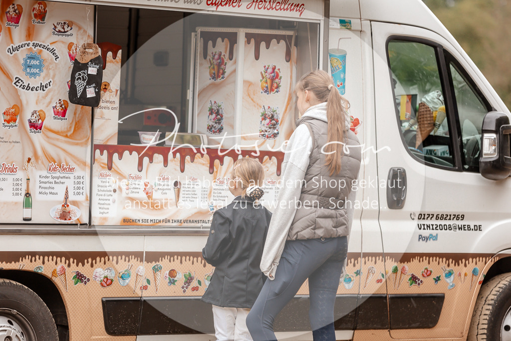 3I6A8277 | Stimmungsvolle Portraits und Reitsportfotografie im Ruhrgebiet und im Münsterland.

Pferdefotografie, Hundefotografie, Tierfotografie, Reportagen, Portraits von Tier und Mensch, Turnierfotografie in Bochum, Recklinghausen, Marl, Haltern am See, Dülmen.. - Realisiert mit Pictrs.com