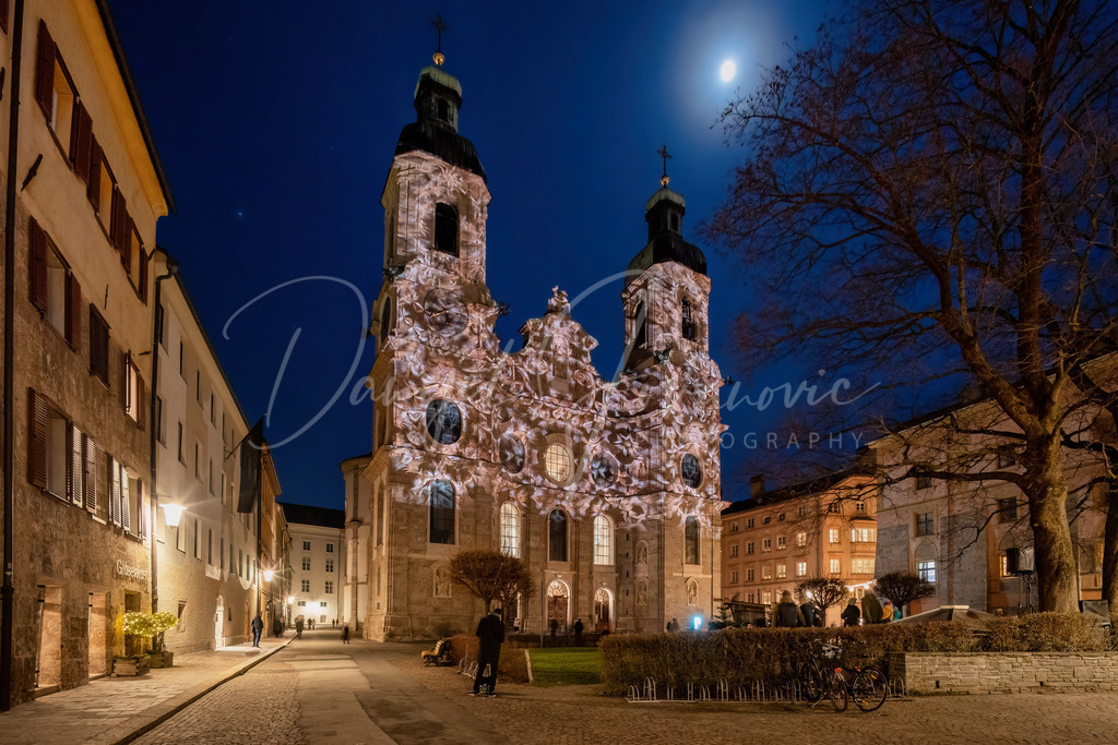 Bergsilvester | Fassadenmapping am Dom Sankt Jakob zum Bergsilvester 2022