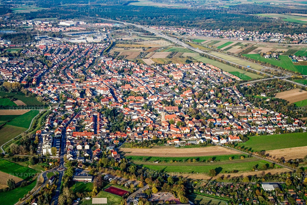 Luftbild: Ortsansicht aus Süden in Ketsch im Bundesland Baden-Württemberg in Deutschland. – Foto: IMG_14277.jpg vom 19.10.2008 durch Werner Riehm/FLY-FOTO.de – Auflösung des Originals: 3456 x 2304 px