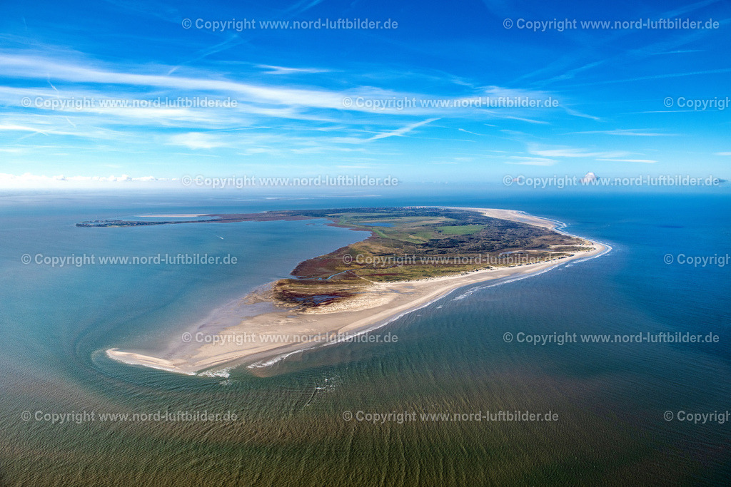 Borkum_ELS_6629091022 | BORKUM 09.10.2022 Küstenbereich der der Nordseeinsel - Insel in Borkum im Bundesland Niedersachsen, Deutschland. Weiterführende Informationen bei: Nordseeheilbad Borkum GmbH. // Coastal area the North Sea island - Island in Borkum in the state Lower Saxony, Germany. Further information at: Nordseeheilbad Borkum GmbH. Foto: Martin Elsen