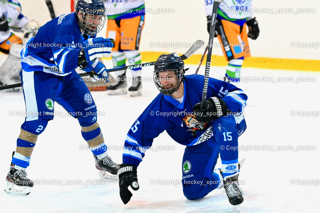  EC Tigers Paternion vs. EC Virgen 8.1.2022 | Jubel EC Tigers Paternion Mannschaft, #15 Rauter Johann, #2 Pranjic Marko