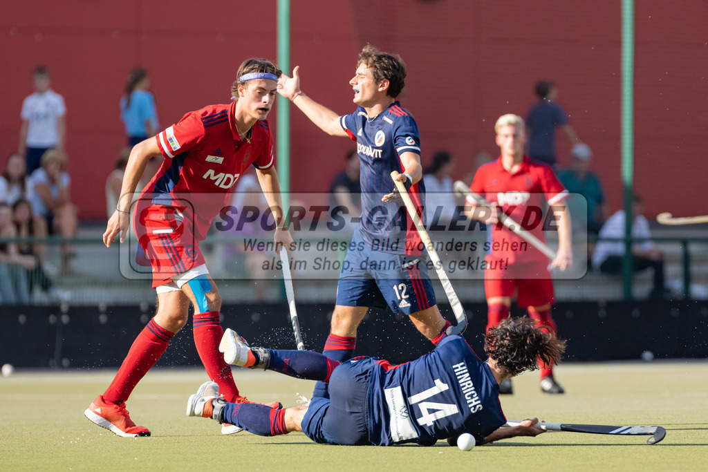 HK_20220903_109774 | 1. Bundesliga Herren Düsseldorfer HC - Mannheimer HC am 3.9.2022 DHC Düsseldorf, Düsseldorf , Hartkopf Lasse ( Düsseldorfer HC #6 ) , Teo Hinrichs ( Mannheimer HC #14 ) hinten Erik Kleinlein ( Mannheimer HC #12 )