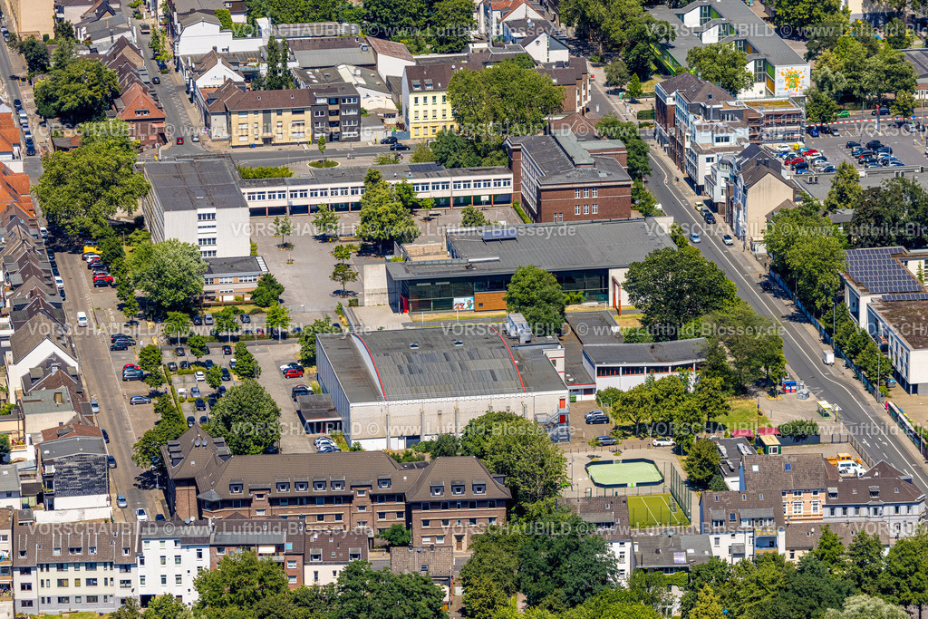 Oberhausen230705184 | Luftbild, Anne-Frank-Realschule, Willy-Jürissen-Halle, Hallenbad, Innenstadt, Oberhausen, Ruhrgebiet, Nordrhein-Westfalen, Deutschland