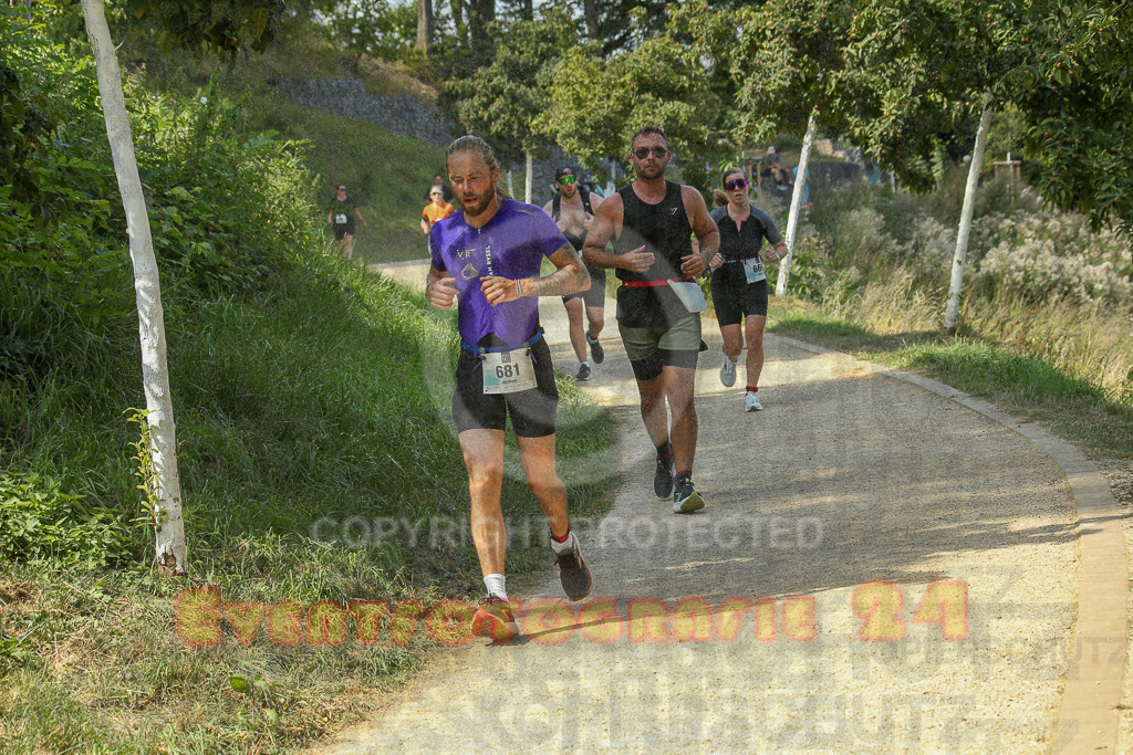 250824_1444_EX1_7365 | Sportfotografie im Rhein-Sieg Kreis, Köln, Bonn, NRW, Rheinland Pfalz, Hessen, etc. Unser Tätigkeitsfeld umfasst den Laufsport vom Volkslauf über den Marathon, Duathlon, Triathon bis zum Ultralauf wie Kölnpfad Ultra oder Schindertrail.