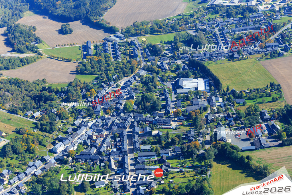 Die Luftaufnahme der Stadt Ludwigsstadt wurde vom UL-Flugzeug heraus erstellt ( keine Drohne )- hohe Auflösung für beste Qualität