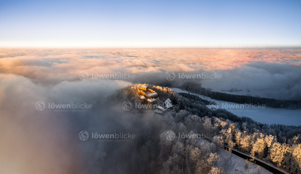Hohenrechberg bei Nebel im Winter | löwenblicke | shop