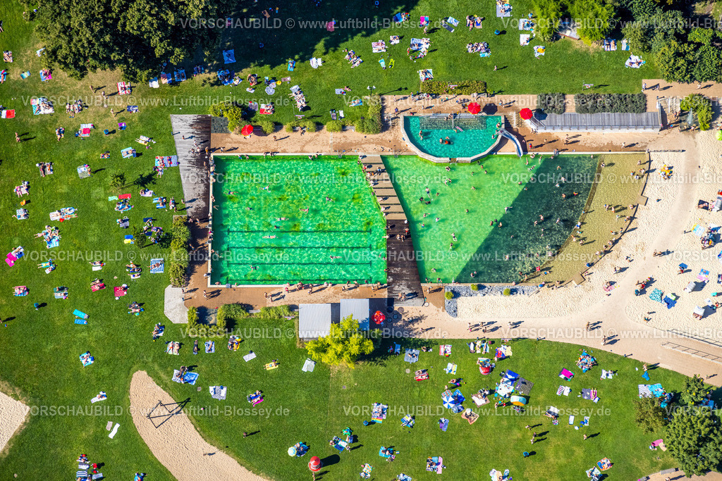 Dortmund240803994NaturfreibadFroschloch_Freibad | Luftbild, Naturfreibad Froschloch, Badegäste im Schwimmbecken, am Sandstrand und auf der Liegewiese, alles mit Schwimmerbecken, Planschbecken, Nichtschwimmerbecken oder Massagebecken, Bachlauf Kirchhörder Bach, Stadtbezirk Hombruch, Dortmund, Ruhrgebiet, Nordrhein-Westfalen, Deutschland