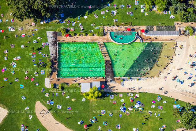 Dortmund240803994NaturfreibadFroschloch_Freibad | Luftbild, Naturfreibad Froschloch, Badegäste im Schwimmbecken, am Sandstrand und auf der Liegewiese, alles mit Schwimmerbecken, Planschbecken, Nichtschwimmerbecken oder Massagebecken, Bachlauf Kirchhörder Bach, Stadtbezirk Hombruch, Dortmund, Ruhrgebiet, Nordrhein-Westfalen, Deutschland