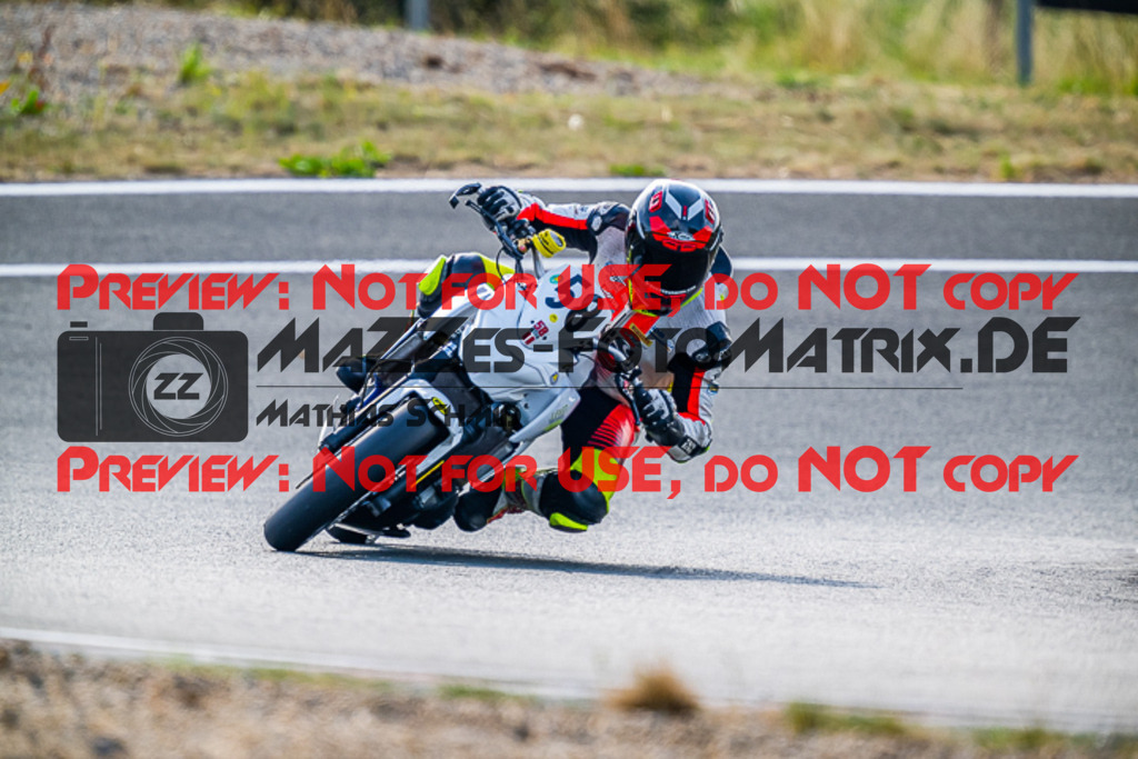 MaZZes_FotoMatrix_220722_9369 | TWIN