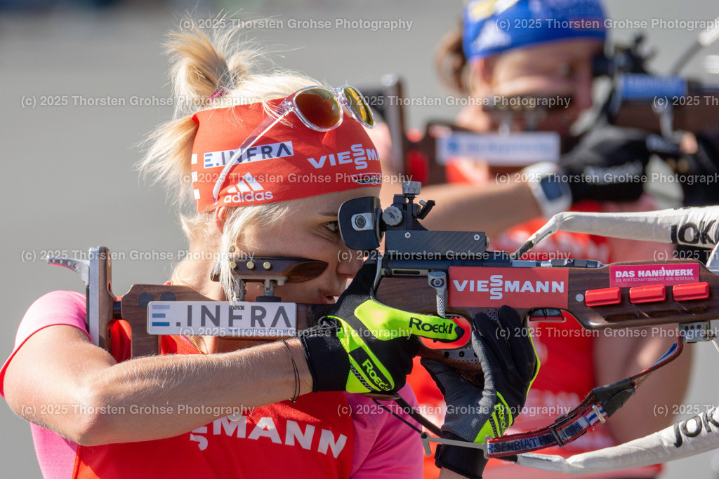 Deutsche Meisterschaften Biathlon 2018 | Deutsche Meisterschaften Biathlon 2018, Massenstart Frauen am 15.09.2018 in der DKB SKI ARENA in Oberhof, (Deutschland)

Bild: Karolin Horchler vom WSV Clausthal-Zellerfeld / BwB (2) - Realisiert mit Pictrs.com