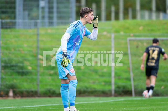 20241102_NSZ_5327 | Robert Kwasigroch (Fortuna Düsseldorf U23,No.31) ruft Anweisungen an seine MitspielerDEU, Düsseldorf, 02.11.2024 Fußball, Regionalliga West, Saison 2024/2025, 14. Spieltag, Fortuna Düsseldorf U23 - SC Fortuna Köln - Realisiert mit Pictrs.com