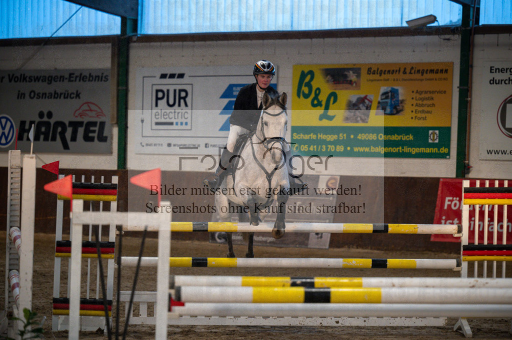 Hallenreittunier Voxtrup 2023 | Entdecke hochwertige Reitturnierfotos von Foto Oger. Professionell, emotional und authentisch – jetzt Lieblingsmomente im Shop bestellen.Deutschlandweite Turnierfotografie. - Realisiert mit Pictrs.com