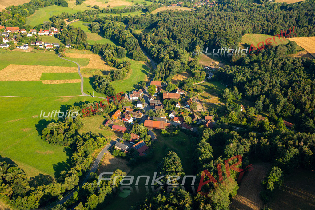 Das Luftbild zeigt : Listenberg Ködnitz - Die Luftaufnahme wurde 2023 vom UL-Flugzeug aus erstellt ( keine Drohne ) - Hochauflösende Luftaufnahme - Für grossformatige Ausdrucke geeignet. Die Geschenkidee !Mit Lizenz und Bildrechte bestellbar