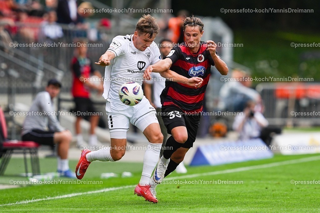 xydr03082501025 | 03.08.2025, xydrx, Fußball, 3.Liga, Viktoria Köln - FC Schweinfurt 05, Saison 2025 2026, Sportpark Höhenberg: Sebastian Mueller (1.FC Schweinfurt 05 #37) im Zweikampf gegen Jonah Benedict Sticker (Viktoria Köln #33)   DFB regulations prohibit any use of photographs as image sequences and or quasi-video.