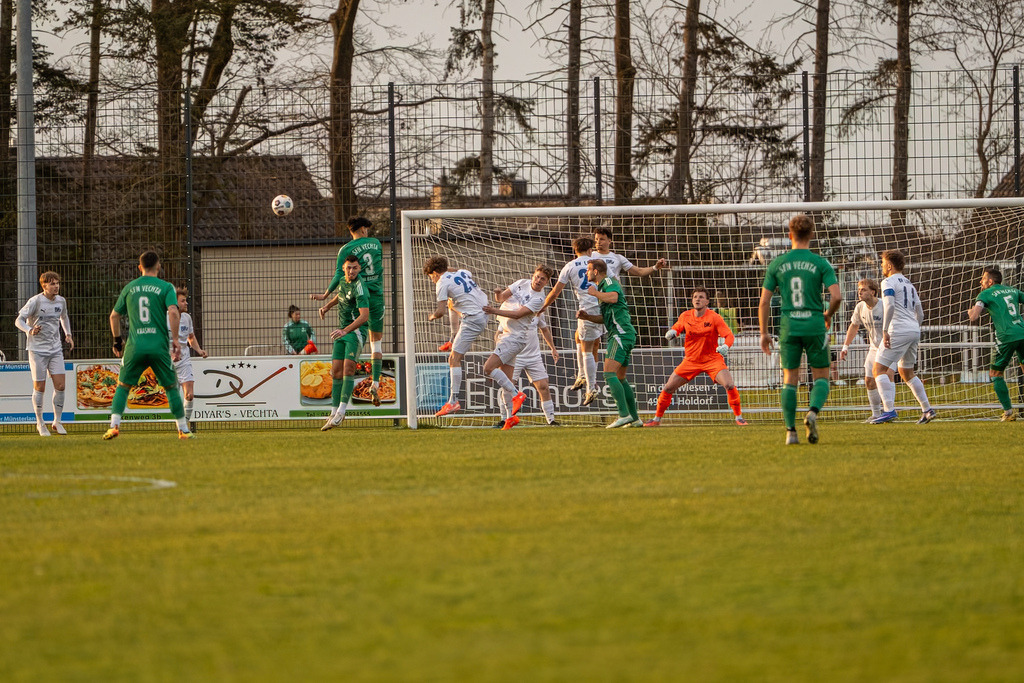 Fußball I Herren I Saison 2025-2026 I Landesliga Weser-Ems I 23. Spieltag I SFN Vechta - BW Lohne II I 00166 | jns.sportfotos - Realisiert mit Pictrs.com