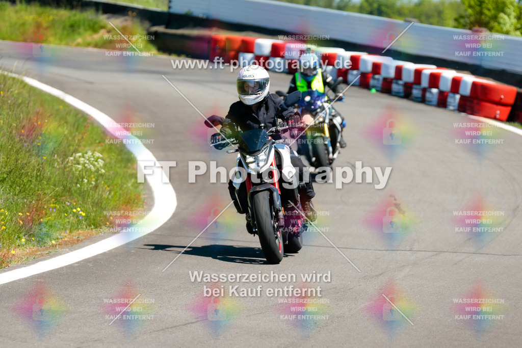 Moto-TeamOBK-22456 | Hier findet Ihr Bilder von Touristenfahrten auf der Nürburgring Nordschleife oder von anderen Veranstaltungen die ich besucht habe. Viel Spass beim Durch Schauen 