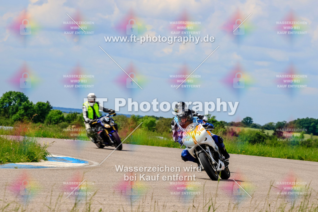 MotoTeam-0755 | Hier findet Ihr Bilder von Touristenfahrten auf der Nürburgring Nordschleife oder von anderen Veranstaltungen die ich besucht habe. Viel Spass beim Durch Schauen 