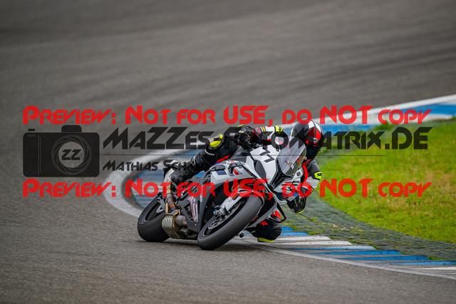 MaZZes_FotoMatrix_240701_6007705_5942 | WEISS