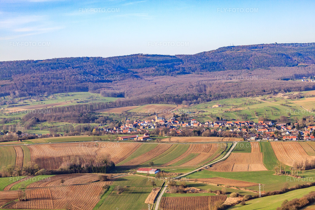 Aerial view: View of the town from the south in Preuschdorf in the state Bas-Rhin, France. – Photo: IMG_38727.jpg taken on 03/20/2011 by Werner Riehm/FLY-FOTO.com – Resolution of the original: 4752 x 3168 px