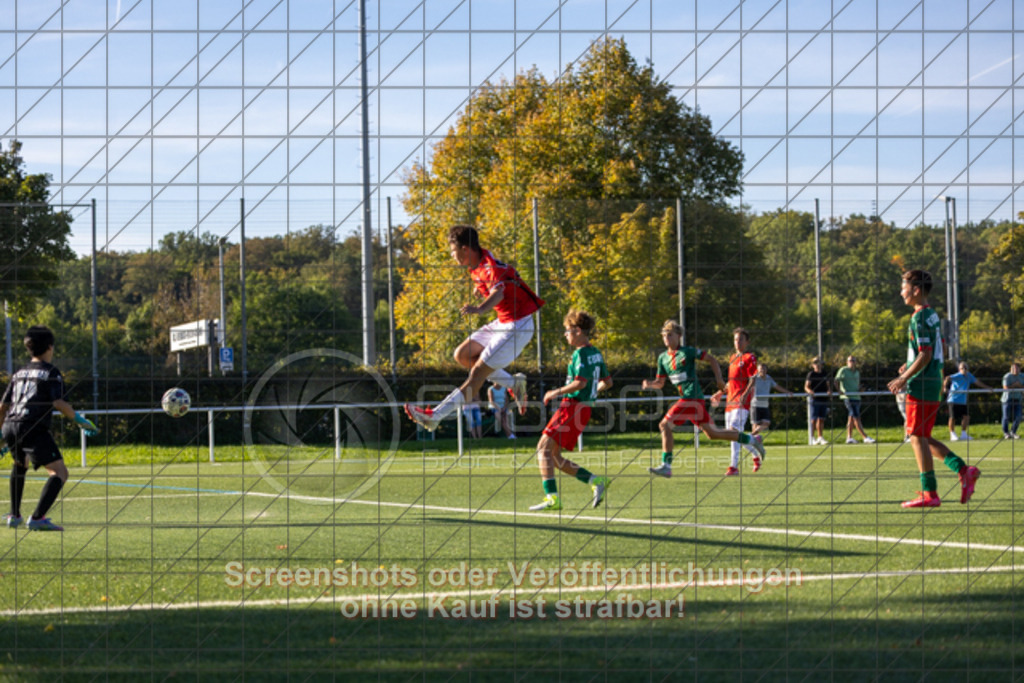 20250920_165617_0649 | #,1.Göppinger SV (rot) vs. FC Esslingen II (grün), Fussball, C-Junioren Leistungsstaffel Mitte - wfv 2025/2026, Kunstrasenplatz Nord, Hohenstaufenstr. 116, 73033 Göppingen, 20.09.2025 - 15:30 Uhr,Foto: PhotoPeet-Sportfotografie/Peter Harich