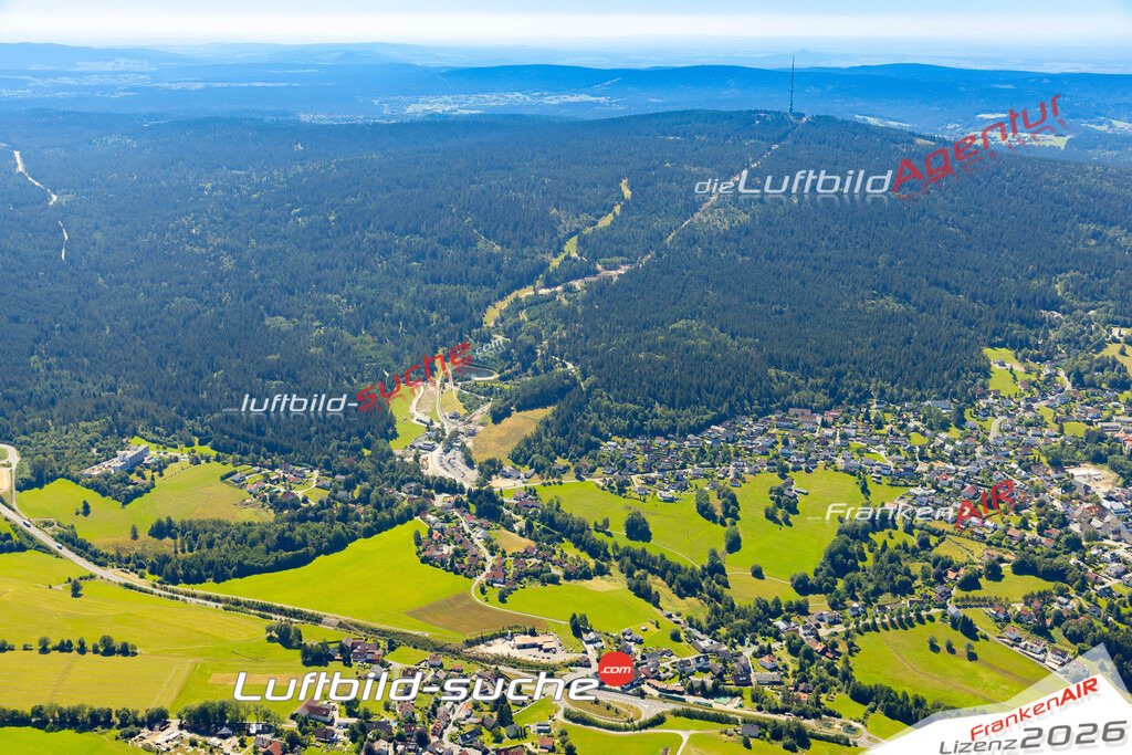 Das Luftbild zeigt :  Bischofsgrün - Die Luftaufnahme wurde 2023 vom UL-Flugzeug aus erstellt ( keine Drohne ) - Hochauflösende Luftaufnahme - Für grossformatige Ausdrucke geeignet. Die Geschenkidee !Mit Lizenz und Bildrechte bestellbar