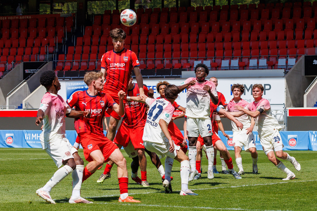 20260503-U19_FCH-LEV_134 | 1.FC Heidenheim 1846 vs. Bayer 04 Leverkusen, Fußball, U19, A-Junioren, NWL, U19-DFB-Nachwuchsliga, 2025/2026, Achtelfinale, 03.05.2026 in Heidenheim, Voith Arena(Foto: Michael Bulling) - Realisiert mit Pictrs.com