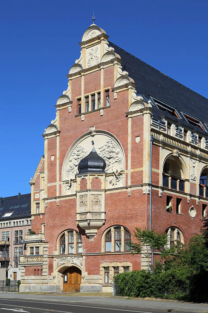 Foto: Leipzig - Deutsches Buchgewerbehaus | Das Team hinter BILDLEXIKON LEIPZIG bündelt historische wie aktuelle Informationen über die Stadt Leipzig in Text und Bild auf einer Plattform und stellt diese der interessierten Öffentlichkeit zur Verfügung.