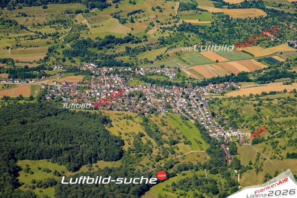 Das Luftbild zeigt : Brucken Lenningen - Die Luftaufnahme wurde 2024 vom UL-Flugzeug aus erstellt ( keine Drohne ) - Hochauflösende Luftaufnahme - Für grossformatige Ausdrucke geeignet. Die Geschenkidee !Mit Lizenz und Bildrechte bestellbar