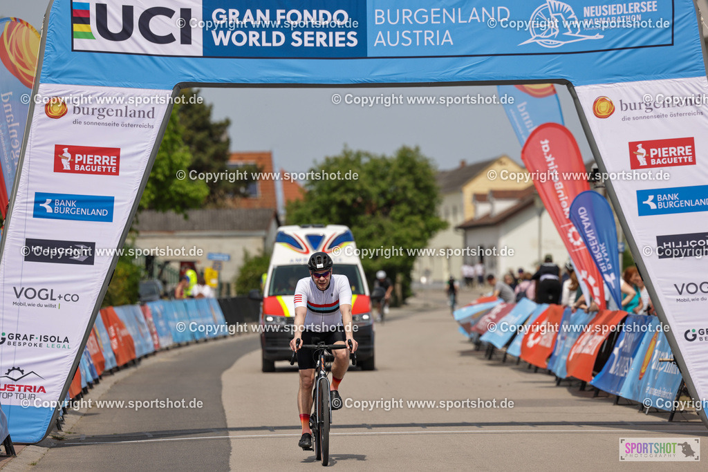 VJ__9617 | Neusiedlersee Radmarathon 2026@sportshot_your_pictrs #yourpictures#roadtowm2029 #nrm #neusiedlerseeradmarathon #neusiedlersee #neusiedlerseetourismus #burgenland #mörbisch #nrm26 #burgenlandtourismus #voglundco #poweredbyburgenlandtourismus #radsport #rad #marathon #ucigranfondo #visitburgenland #ucigranfondoworldseries