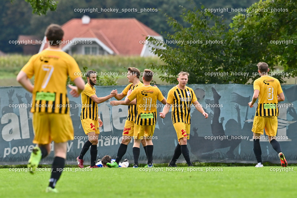 SK Treibach Juniors vs. SC Reichenau 17.9.2022 | Jubel SC Reichenau Mannschaft, 