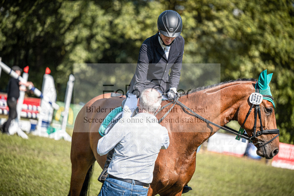 Z63_0047 | Entdecke hochwertige Reitturnierfotos von Foto Oger. Professionell, emotional und authentisch – jetzt Lieblingsmomente im Shop bestellen.Deutschlandweite Turnierfotografie. - Realisiert mit Pictrs.com