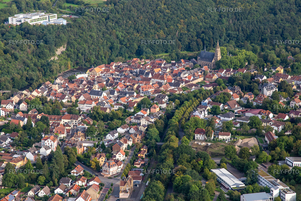 Historische Altstadt von Norden | Luftbild: Historische Altstadt von Norden in Meisenheim im Bundesland Rheinland-Pfalz in Deutschland. Foto: IMG_138122.jpg vom 03.09.2023 durch ©2025 Werner Riehm fly-foto.de/copyright - Realisiert mit Pictrs.com