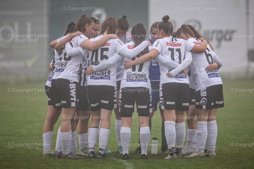 A-BINDER_20240601_0008 | St.Stefan,AUSTRIA,01.June.24 - SOCCER - Zaunergroup OOE Ladies Cuo, LASK vs FCPS. Image shows the team of LASK.Photo: Sportmediapics.com/ Manfred Binder