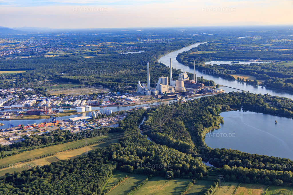 Luftbild: EnBW Energie Baden-Württemberg AG, Rheinhafen-Dampfkraftwerk Karlsruhe im Ortsteil Daxlanden in Karlsruhe im Bundesland Baden-Württemberg in Deutschland. Foto: IMG_080837.jpg vom 13.06.2015 durch Werner Riehm/FLY-FOTO.deWWW.ENBW.COM
