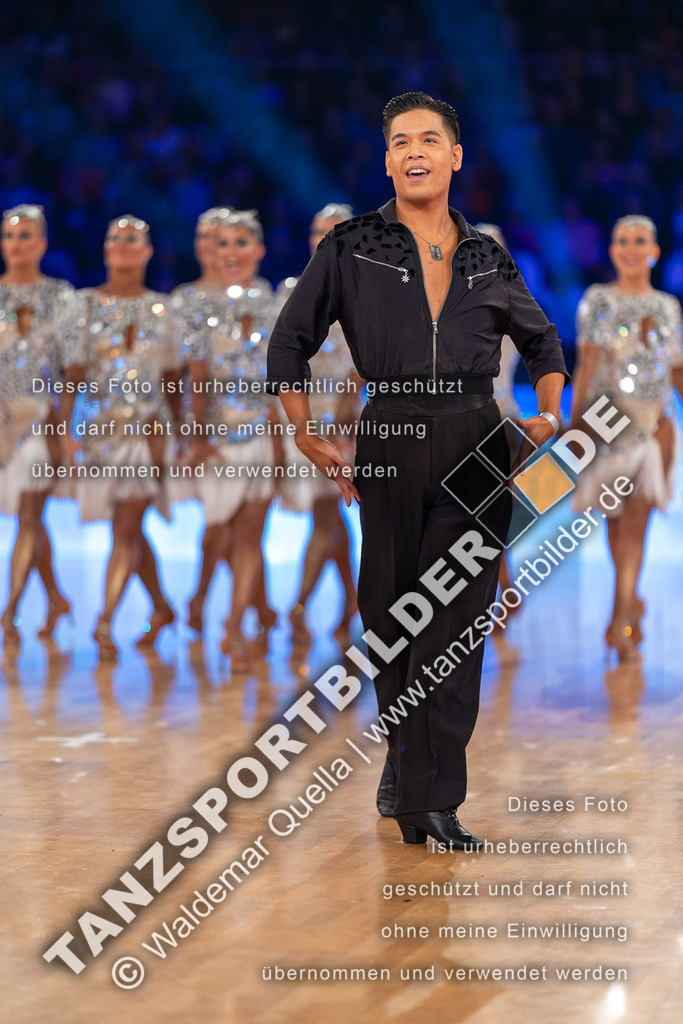 20231111-01990 | Hier finden Sie Tanz Bilder vom Latein und Standard Formationen tanzen. Sportbilder vom Tanzsport. Schöne Fotos und von Weltmeisterschaft, Europameisterschaft, Bundesliga, Regionalliga, Oberliga und Landesliga sowie von GOC Stuttgart, DanceComp, WM Bremen