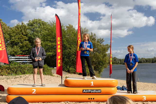 DLRG, Rettungssport, Beach- & Oceanevents, NRW-Landesmeisterschaften Freiwasser Rettungssport 2026 20.09.2026 | Kalkar-Wissel, Deutschland - September, 20: Impressionen der 7. NRW-Landesmeisterschaften Freiwasser Rettungssport 2026 im Naturbad Wisseler See (Foto: Benedikt Lang (DLRG)) - Realisiert mit Pictrs.com