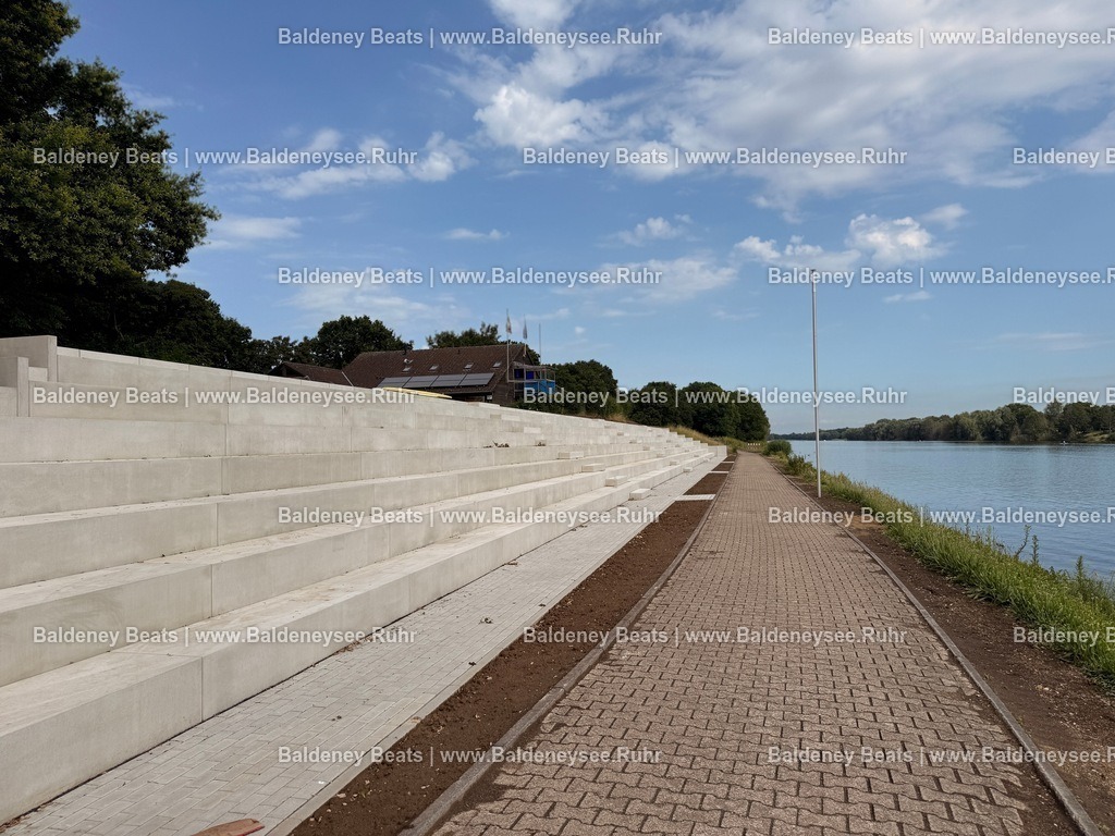 Krefeld - Elfrather See | Alle Nutzungsrechte vorbehalten. Jede Nutzung des Bildes bedarf einer gültigen Lizenz. Der Urheber- und Quellenhinweis „Foto: Cesar von Meissen / Baldeneysee.Ruhr“ ist bei jeder Veröffentlichung direkt am Bild anzubringen. Eine Weitergabe, Unterlizenzierung oder Weiterveräußerung an Dritte ist unzulässig. - Realisiert mit Pictrs.com