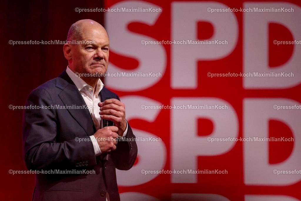 SPD21022502232 | 21.02.2025, Wahlkampfveranstaltung SPD,  Abschlusskundgebung der Sozialdemokratische Partei Deutschlands vor den Bundestagswahlen, Westfalenhalle Dortmund. Im Bild: Bundeskanzler der Bundesrepublik Deutschland und Spitzenkandidat der SPD - Olaf Scholz (SPD)