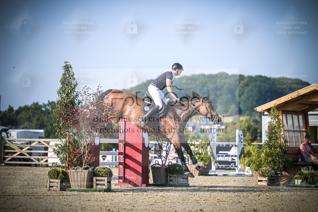 DOS_1516 | Entdecke hochwertige Reitturnierfotos von Foto Oger. Professionell, emotional und authentisch – jetzt Lieblingsmomente im Shop bestellen. - Realisiert mit Pictrs.com