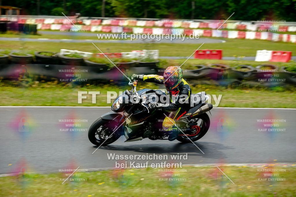VBK-4823 | Hier findet Ihr Bilder von Touristenfahrten auf der Nürburgring Nordschleife oder von anderen Veranstaltungen die ich besucht habe. Viel Spass beim Durch Schauen 