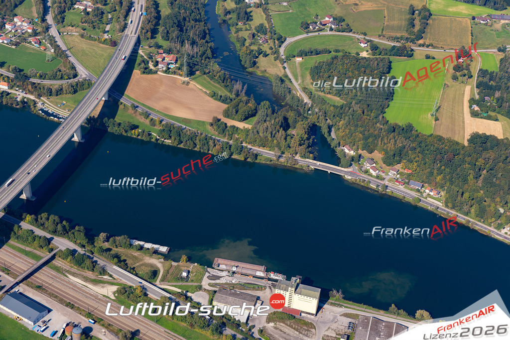 Die Luftbildaufnahme Nord - Passau wurde 2020 mittels Flugzeug (keine Drohne) erstellt. Perfekte Schärfe und Druck- Ergebnisse- Garantiert!