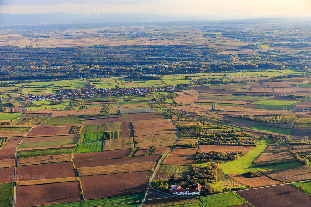 Luftbild: Werkstatt für betreutes Wohnen Werkstatt für verborgene Talente gemeinnützige GmbH im Haftelhof in Schweighofen im Bundesland Rheinland-Pfalz in Deutschland. Foto: IMG_074665.jpg vom 14.10.2014 durch Werner Riehm/FLY-FOTO.deWWW.HAFTELHOF.ORG