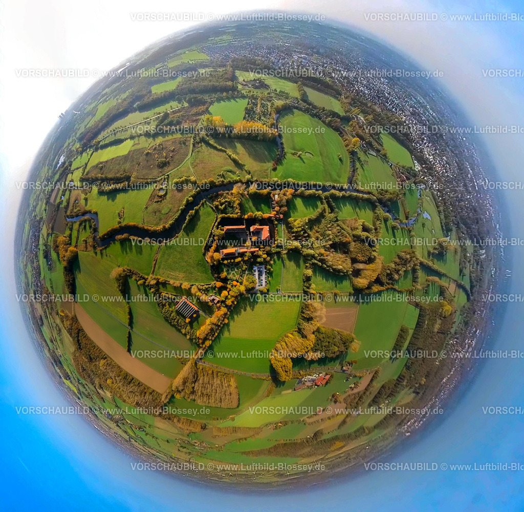 Hamm20221020_03_Schloss-Oberwerries | Luftbild, Schloss Oberwerries, am Fluss Lippe, Wiesen und Felder in Herbstfarben, Fisheye Aufnahme, Fischaugen Aufnahme, 360 Grad Aufnahme, Hamm, Ruhrgebiet, Nordrhein-Westfalen, Deutschland