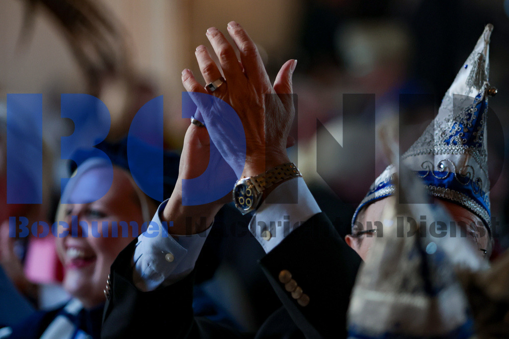 SES_GROKABO20250202-15 | bond - Realisiert mit Pictrs.com